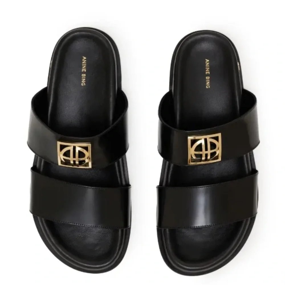 Anine Bing Parker monogramed leather shiny slides - Picture 8 of 11